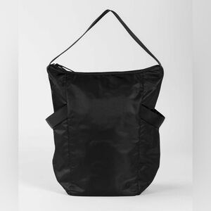 Lululemon Enroute Bag 17L